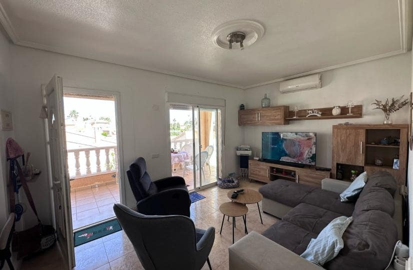 2 bedroom Villa for sale in Ciudad Quesada with pool garage - € 209,900 (Ref: 9425476)