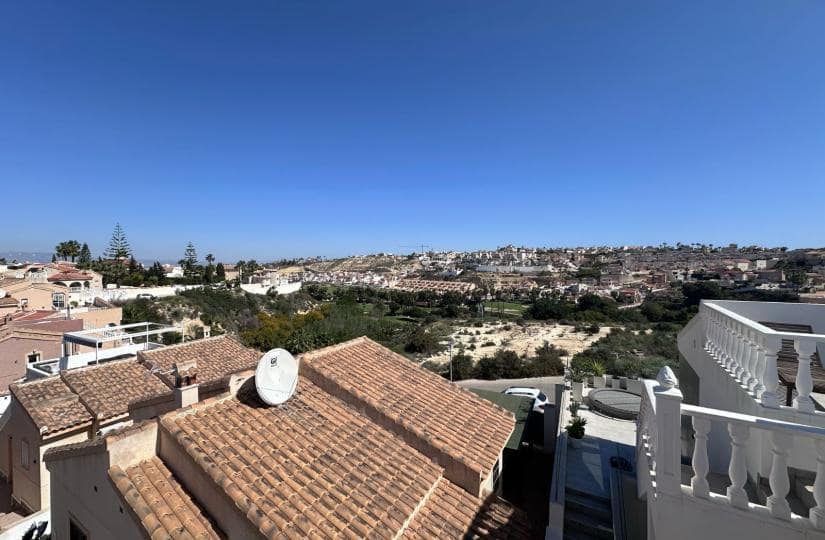 2 bedroom Villa for sale in Ciudad Quesada with pool garage - € 209,900 (Ref: 9425476)