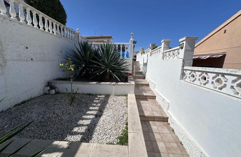 2 bedroom Villa for sale in Ciudad Quesada with pool garage - € 209,900 (Ref: 9425476)