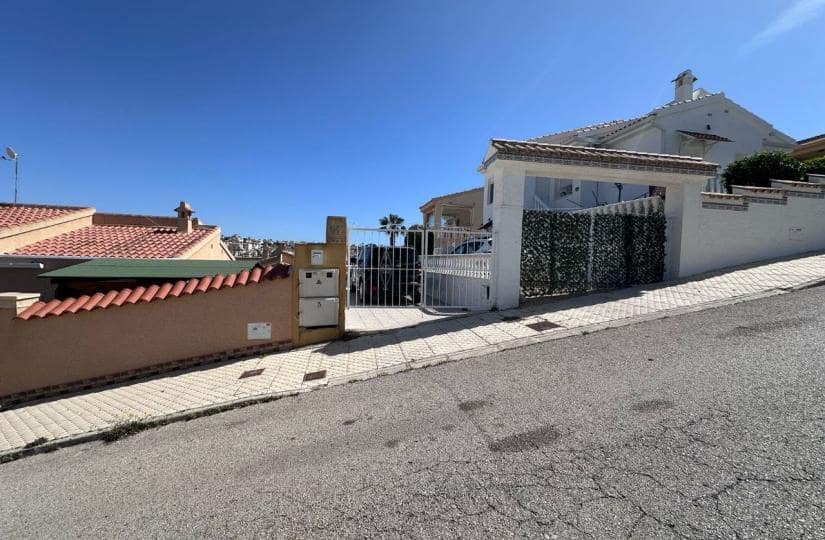 2 bedroom Villa for sale in Ciudad Quesada with pool garage - € 209,900 (Ref: 9425476)