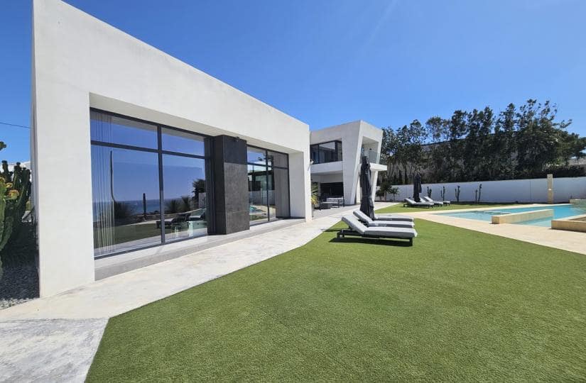 4 bedroom Villa for sale in Orihuela Costa with pool garage - € 4,750,000 (Ref: 9425477)