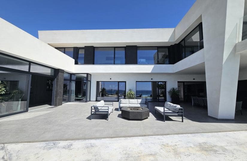 4 bedroom Villa for sale in Orihuela Costa with pool garage - € 4,750,000 (Ref: 9425477)