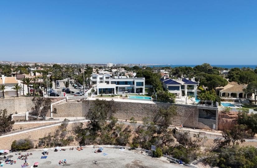 4 bedroom Villa for sale in Orihuela Costa with pool garage - € 4,750,000 (Ref: 9425477)