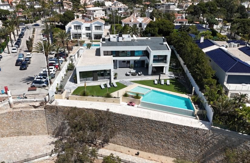 4 bedroom Villa for sale in Orihuela Costa with pool garage - € 4,750,000 (Ref: 9425477)