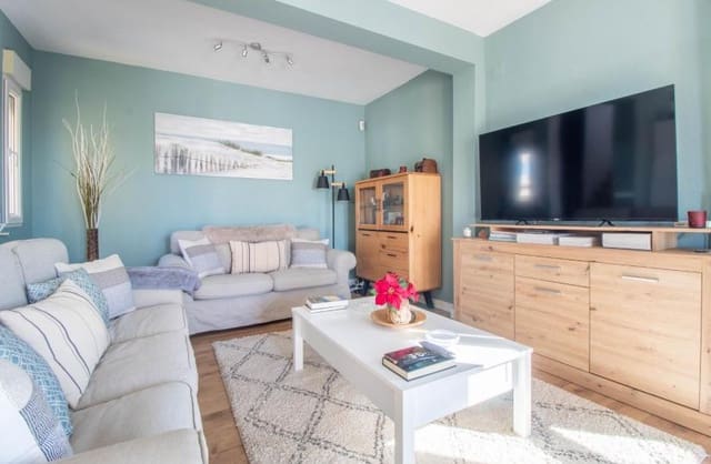 3 slaapkamer Villa te koop in Las Filipinas met zwembad garage - € 425.000 (Ref: 9425480)