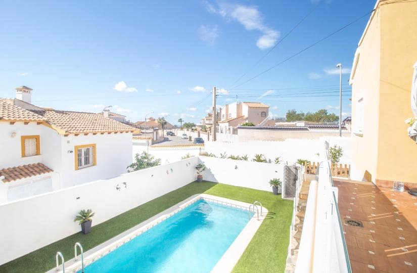 3 slaapkamer Villa te koop in San Miguel de Salinas met zwembad garage - € 425.000 (Ref: 9425480)