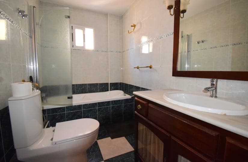 3 soveværelse Byhus til salg i Los Altos med swimmingpool garage - € 184.950 (Ref: 9425481)