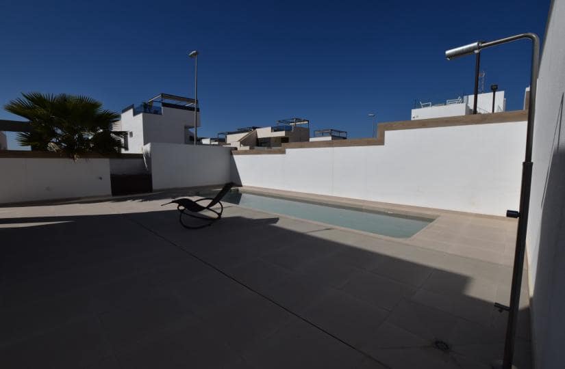3 bedroom Villa for sale in Benijofar with pool garage - € 440,000 (Ref: 9425485)
