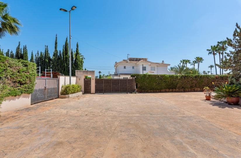 5 slaapkamer Villa te koop in Elche / Elx met garage - € 930.000 (Ref: 9425488)