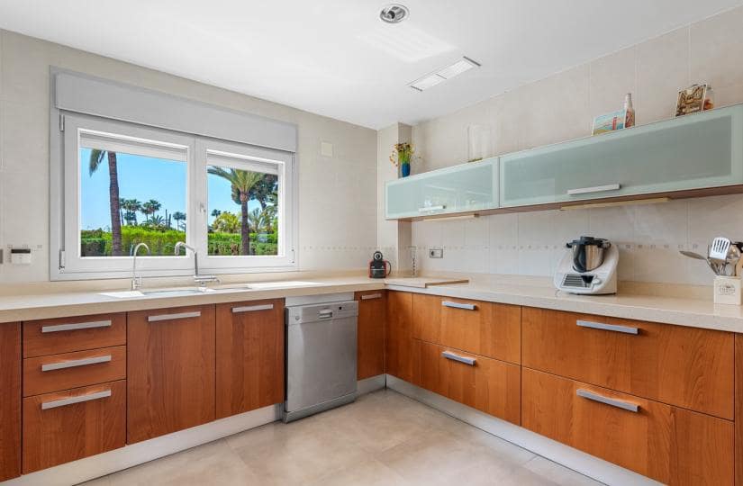 5 slaapkamer Villa te koop in Elche / Elx met garage - € 930.000 (Ref: 9425488)