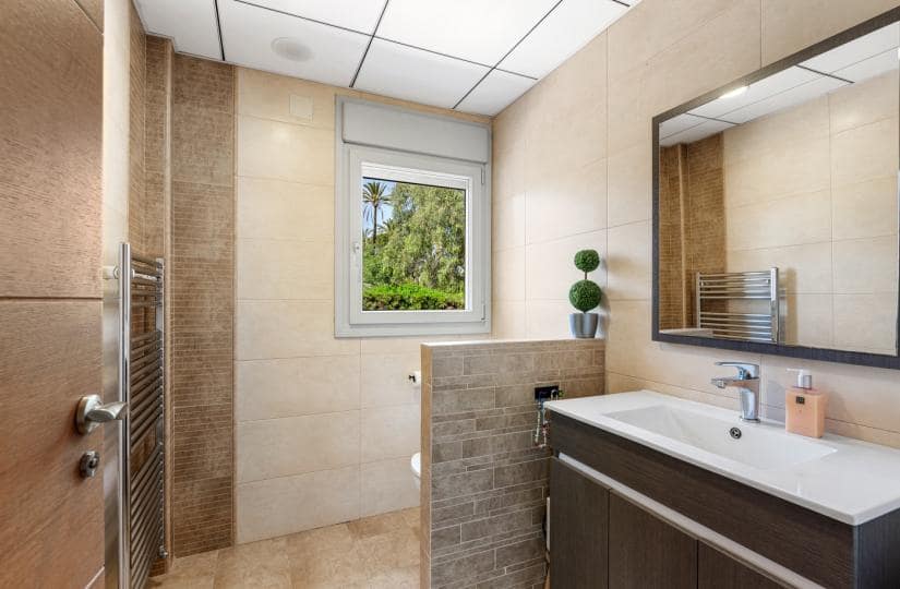 5 slaapkamer Villa te koop in Elche / Elx met garage - € 930.000 (Ref: 9425488)