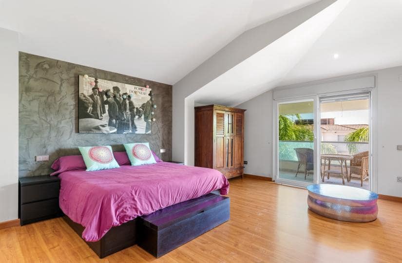 5 slaapkamer Villa te koop in Elche / Elx met garage - € 930.000 (Ref: 9425488)