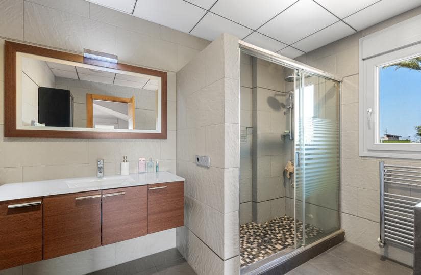 5 slaapkamer Villa te koop in Elche / Elx met garage - € 930.000 (Ref: 9425488)