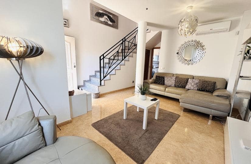 Casa de 3 habitaciones en Orihuela Costa en venta con piscina - 234.000 € (Ref: 9425490)