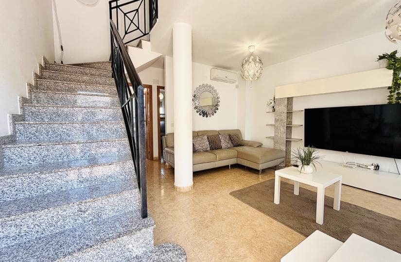 Casa de 3 habitaciones en Orihuela Costa en venta con piscina - 234.000 € (Ref: 9425490)