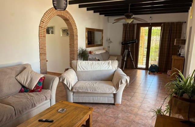 5 makuuhuone Huvila myytävänä paikassa Jacarilla mukana uima-altaan 
autotalli - 595 000 € (Ref: 9425491)