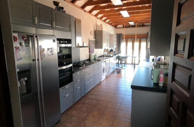 5 makuuhuone Huvila myytävänä paikassa Jacarilla mukana uima-altaan 
autotalli - 595 000 € (Ref: 9425491)