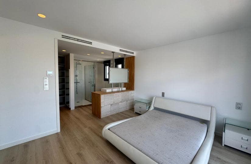 3 bedroom Villa for sale in Rojales with pool garage - € 495,000 (Ref: 9425493)