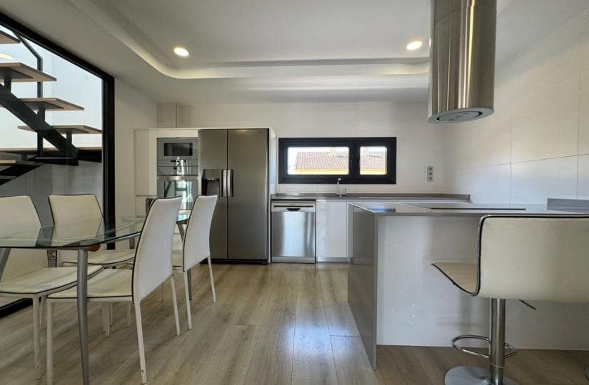 3 bedroom Villa for sale in Rojales with pool garage - € 495,000 (Ref: 9425493)