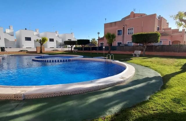 Pareado de 3 habitaciones en Los Montesinos en venta con piscina garaje - 178.000 € (Ref: 9425494)