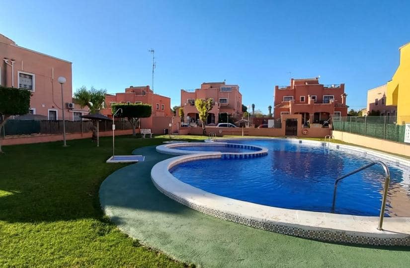Pareado de 3 habitaciones en Los Montesinos en venta con piscina garaje - 178.000 € (Ref: 9425494)