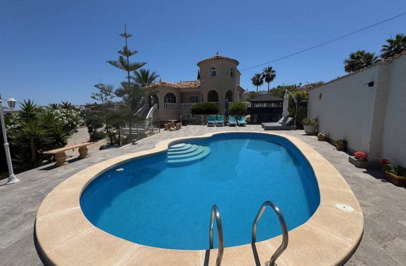 5 Zimmer Villa zu verkaufen in Algorfa mit Pool Garage - 685.000 € (Ref: 9425495)