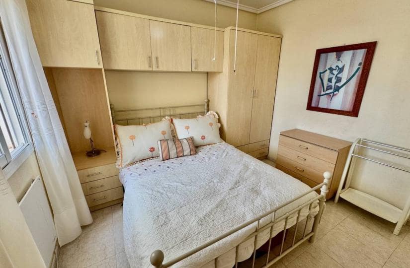 3 soverom Kjedet enebolig til salgs i Ciudad Quesada med svømmebasseng - € 195 000 (Ref: 9425499)