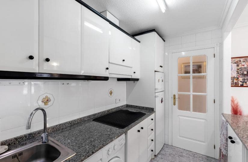 2 sovrum Lägenhet till salu i Torrevieja - 122 260 € (Ref: 9425500)