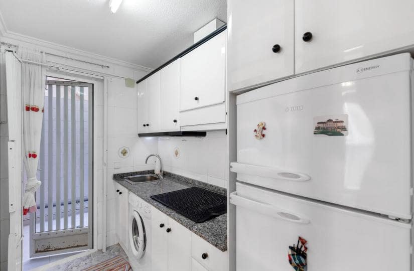 2 sovrum Lägenhet till salu i Torrevieja - 122 260 € (Ref: 9425500)
