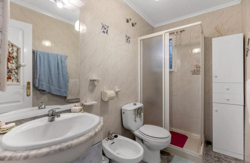 2 sovrum Lägenhet till salu i Torrevieja - 122 260 € (Ref: 9425500)