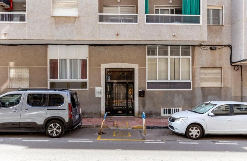 2 sovrum Lägenhet till salu i Torrevieja - 122 260 € (Ref: 9425500)