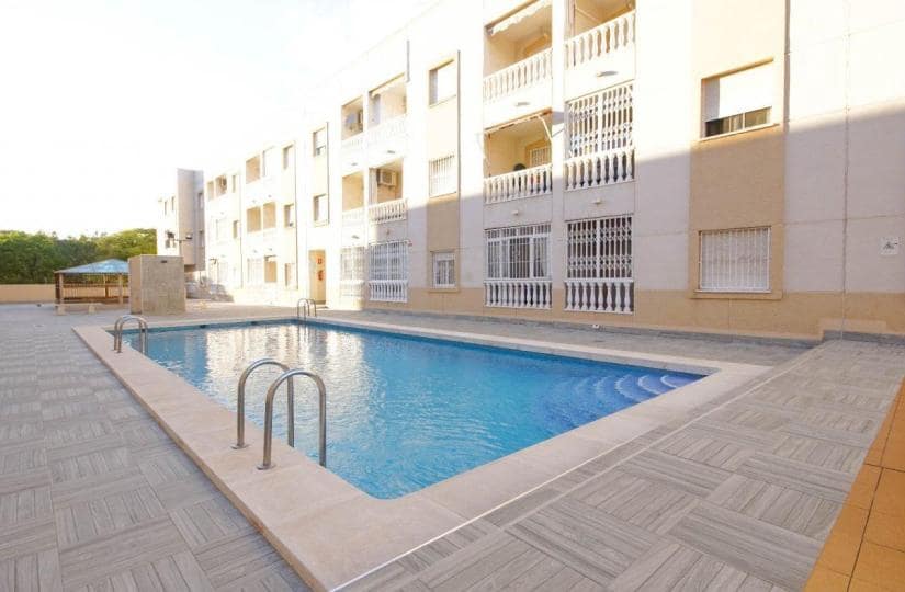 2 sovrum Lägenhet till salu i Torrevieja med pool - 125 000 € (Ref: 9425502)