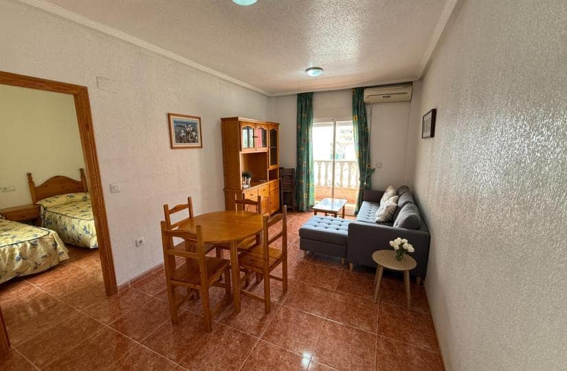 2 sovrum Lägenhet till salu i Torrevieja med pool - 125 000 € (Ref: 9425502)