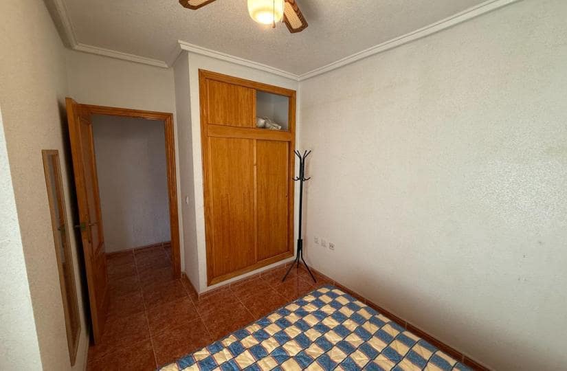 2 sovrum Lägenhet till salu i Torrevieja med pool - 125 000 € (Ref: 9425502)
