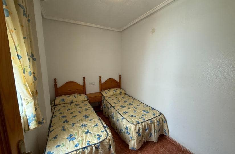 2 sovrum Lägenhet till salu i Torrevieja med pool - 125 000 € (Ref: 9425502)