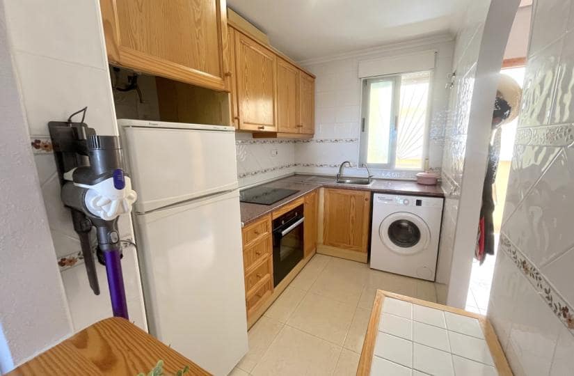 2 bedroom Apartment for sale in Algorfa with pool - € 123,000 (Ref: 9425503)