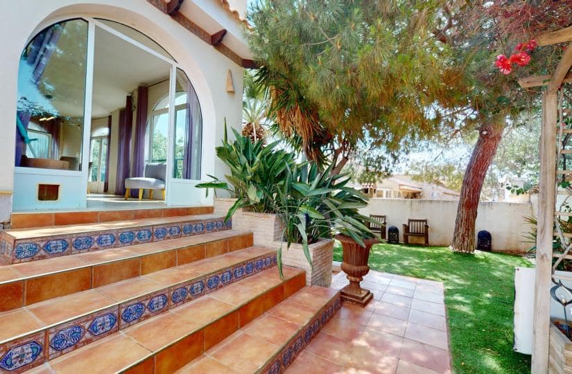 5 bedroom Villa for sale in La Zenia with pool garage - € 795,000 (Ref: 9425508)