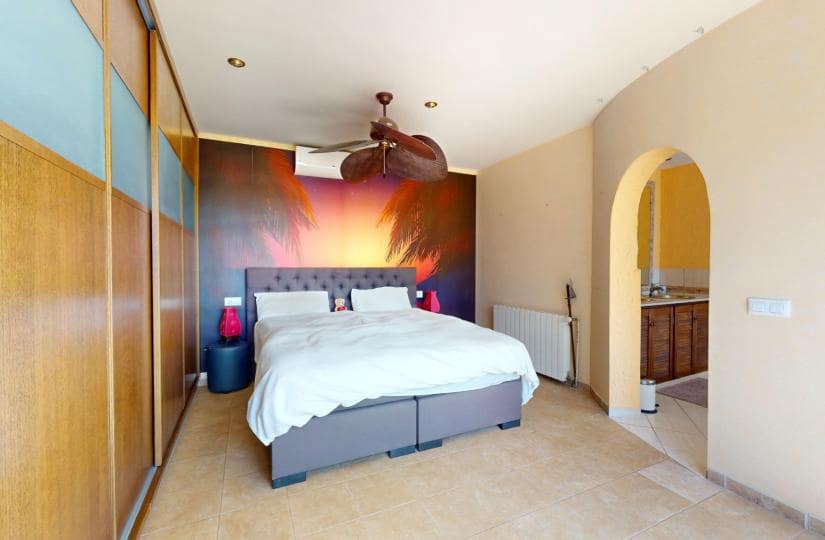 5 bedroom Villa for sale in La Zenia with pool garage - € 795,000 (Ref: 9425508)