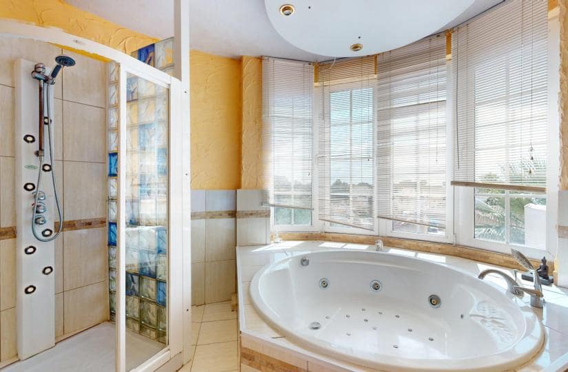 5 bedroom Villa for sale in La Zenia with pool garage - € 795,000 (Ref: 9425508)