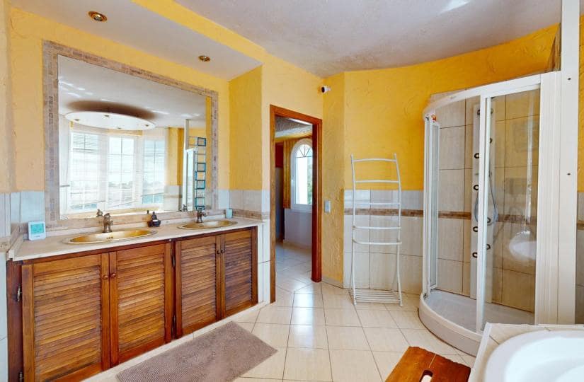 5 bedroom Villa for sale in La Zenia with pool garage - € 795,000 (Ref: 9425508)