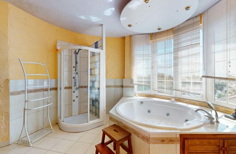 5 bedroom Villa for sale in La Zenia with pool garage - € 795,000 (Ref: 9425508)