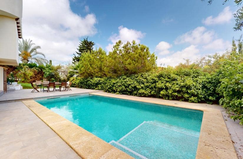 5 bedroom Villa for sale in La Zenia with pool garage - € 795,000 (Ref: 9425508)