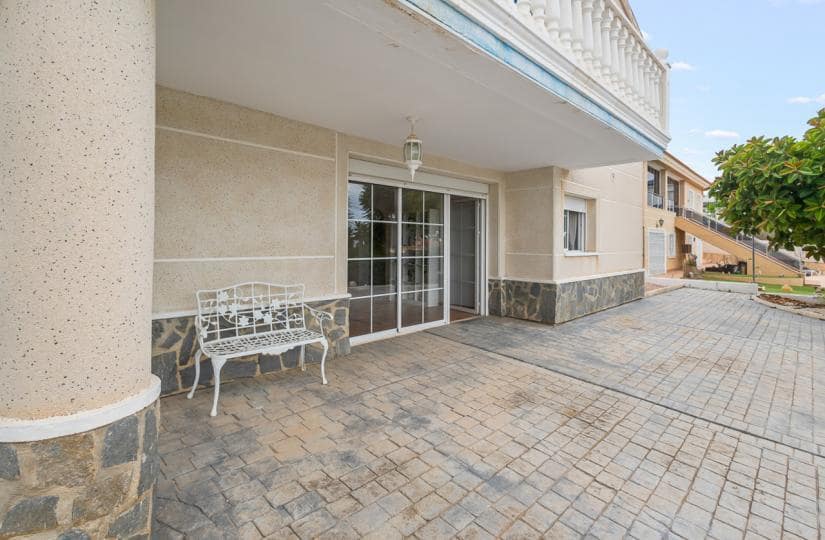 4 bedroom Villa for sale in Algorfa with pool garage - € 549,950 (Ref: 9425515)