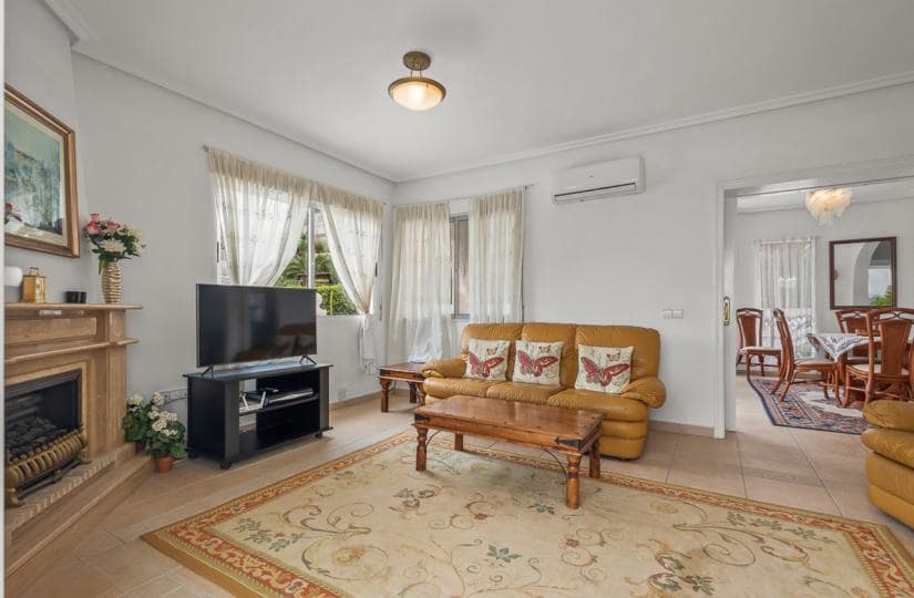 4 bedroom Villa for sale in Algorfa with pool garage - € 549,950 (Ref: 9425515)