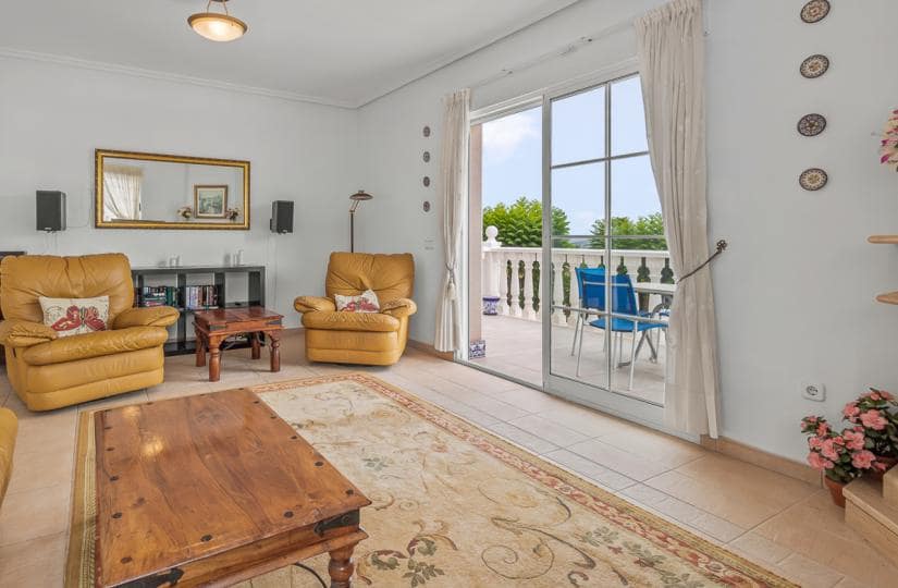 4 bedroom Villa for sale in Algorfa with pool garage - € 549,950 (Ref: 9425515)