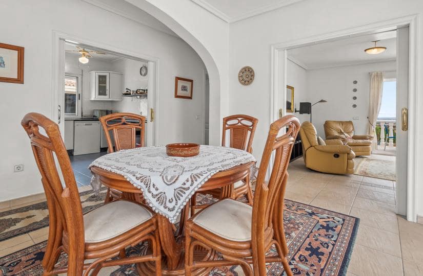 4 bedroom Villa for sale in Algorfa with pool garage - € 549,950 (Ref: 9425515)