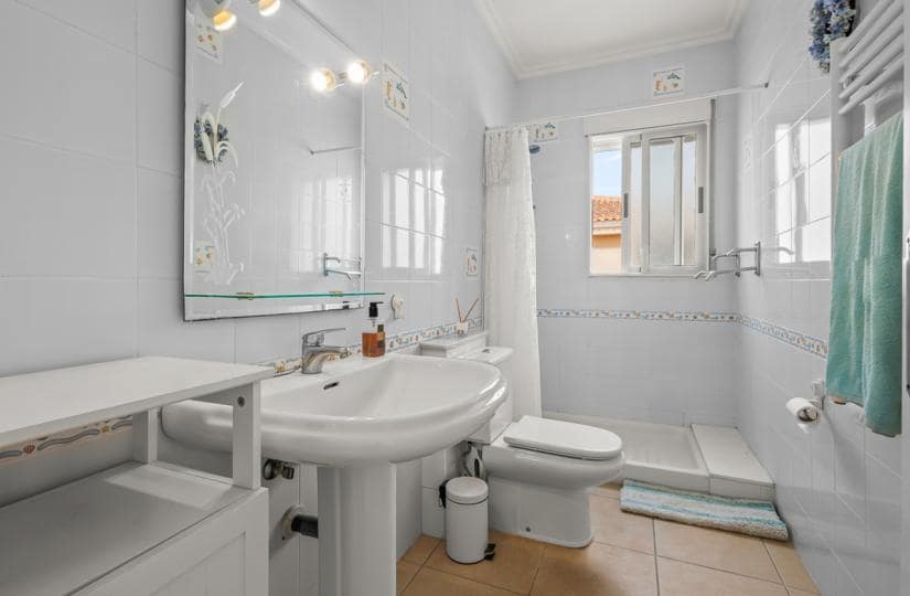 4 bedroom Villa for sale in Algorfa with pool garage - € 549,950 (Ref: 9425515)