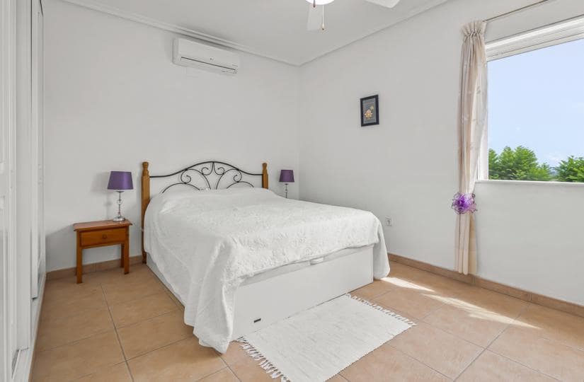 4 bedroom Villa for sale in Algorfa with pool garage - € 549,950 (Ref: 9425515)