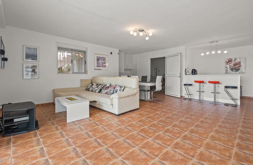 4 bedroom Villa for sale in Algorfa with pool garage - € 549,950 (Ref: 9425515)