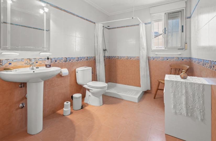 4 bedroom Villa for sale in Algorfa with pool garage - € 549,950 (Ref: 9425515)